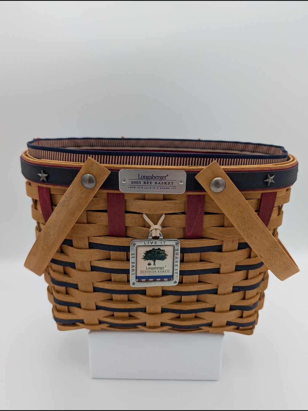 Longaberger 2003 Bee Basket, Protector, Tie-on & Fabric Liner, Red/Blue/Stars